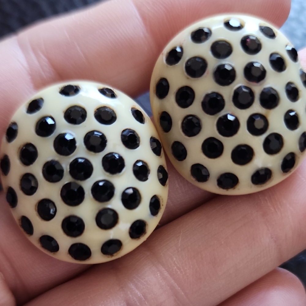 VTG WEISS Black and Cream Polka Dot Clip Earrings - Picture 2 of 9